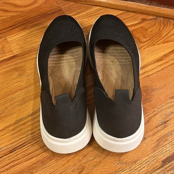 Athletic Flats - Picture 4 of 5